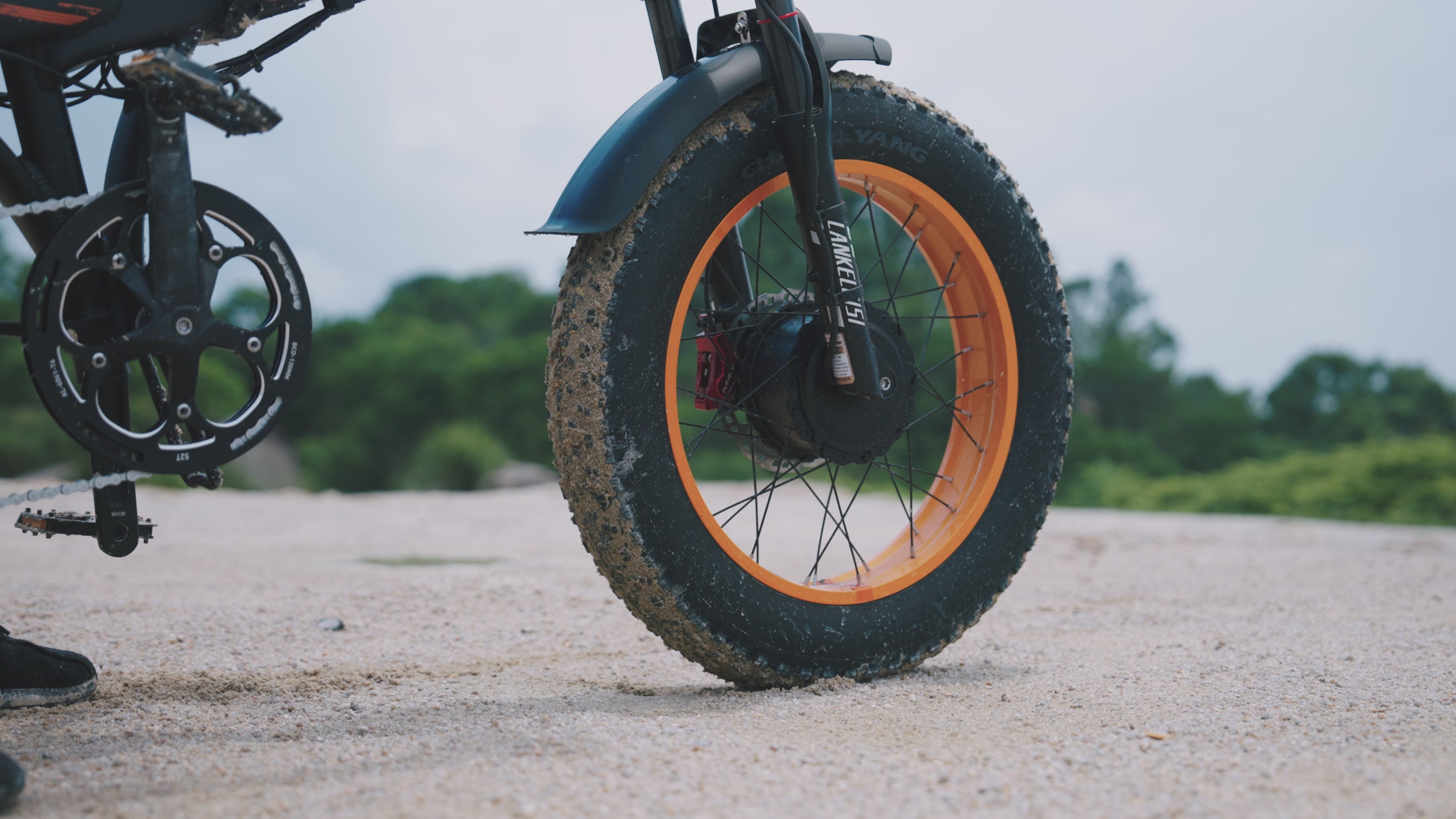 Vélo électrique pliable