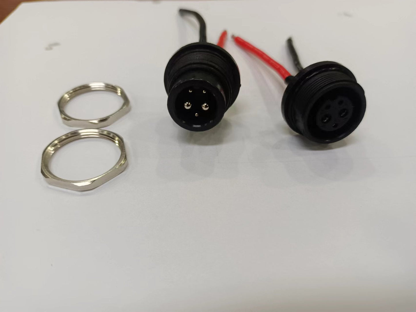 Port de décharge de batterie de vélo électrique